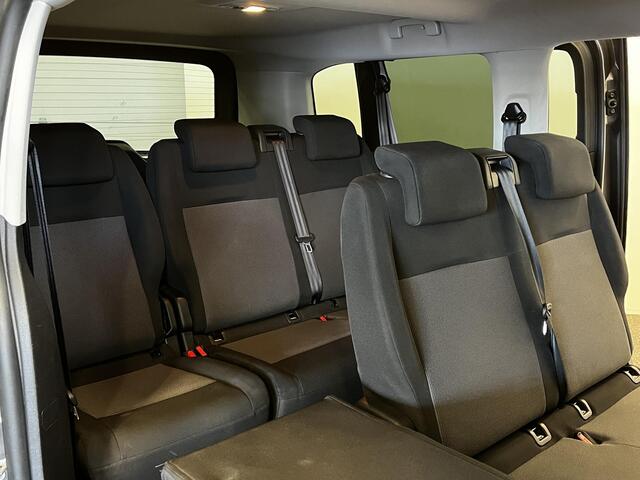 Toyota PROACE Electric Shuttle Long Extra Range Cool 75 kWh 9 pers. Navigatie Apple Carplay/Android Auto Parkeersensoren Cruise Control Lichtmetalen velgen Getinte ramen Airco