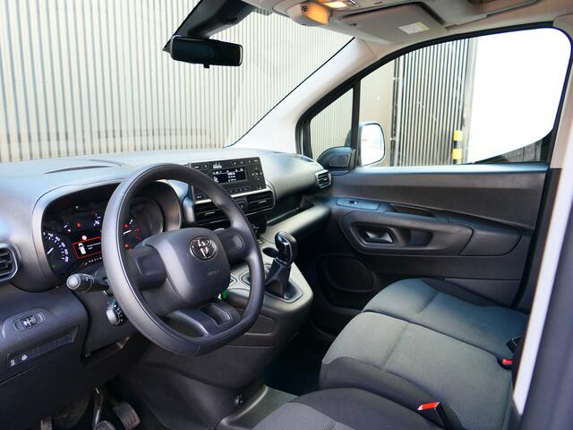 Toyota PROACE CITY 1.5 D-4D Cool Comfort *Trekhaak* - Cruise, dab, 2 zitplaatsen rechtsvoor, airco