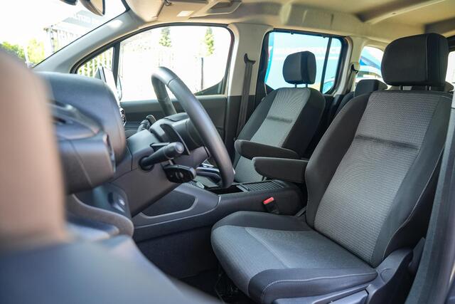 Toyota PROACE CITY Geel Kenteken 5 Persoons Automaat Navi