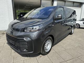 toyota-proace-electric-worker-chall