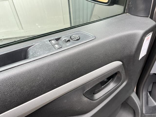 Toyota PROACE Long Worker 2.0 D-4D Professional Long DC Airco Cruise controle Trekhaak 2500kg trekgewicht Telefoonverbinding Navigatie 5-Persoons Lichtmetalenvelgen Parkeerhulp achter Euro 6