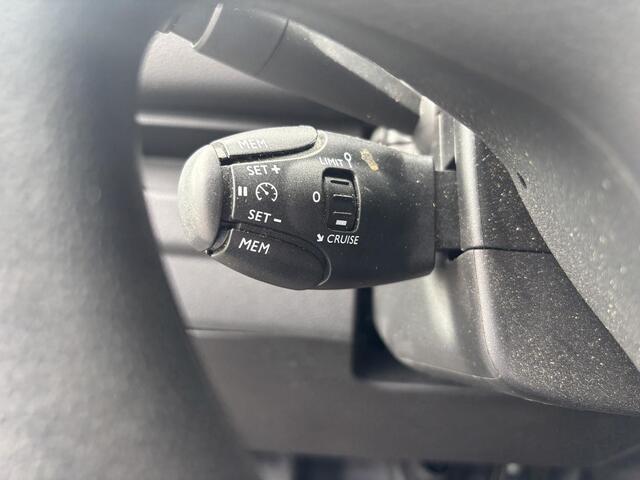 Toyota PROACE Electric Worker Live Extra Range Long 75 kWh SLECHTS 13.578KM, PARKEERSENSOREN!