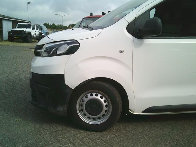 Toyota PROACE Worker 1.5 D-4D Cool Comfort German fahrzeugbrief!!!!!!!!Damages on the exterior ,rondom beschadigingen.