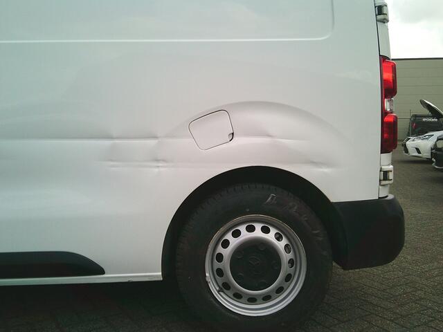 Toyota PROACE Worker 1.5 D-4D Comfort German fahrzeugbrief!!!!!!!!Damages on the exterior ,rondom beschadigingen.
