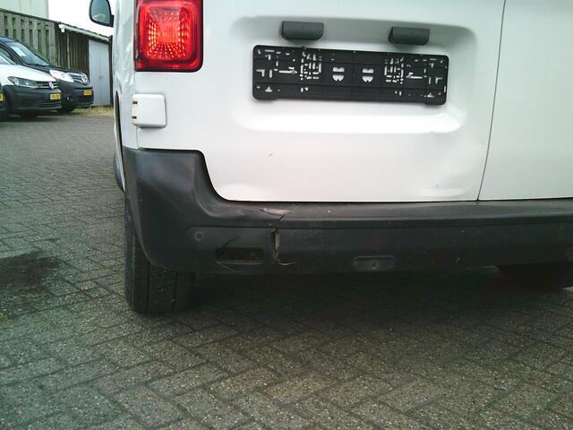 Toyota PROACE Worker 1.5 D-4D Comfort German fahrzeugbrief!!!!!!!!Damages on the exterior ,rondom beschadigingen.