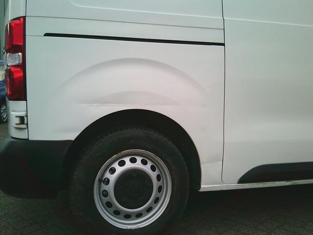 Toyota PROACE Worker 1.5 D-4D Comfort German fahrzeugbrief!!!!!!!!Damages on the exterior ,rondom beschadigingen.