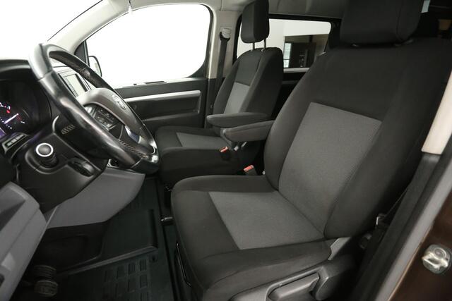 Toyota PROACE 2.0 D-4D Long L3H1 | Dubbele Cabine | 5 Persoons | Camera | 2xSchuifdeur | LED | Navi | Trekhaak | Airco | Cruise | 17"LMV | PDC |