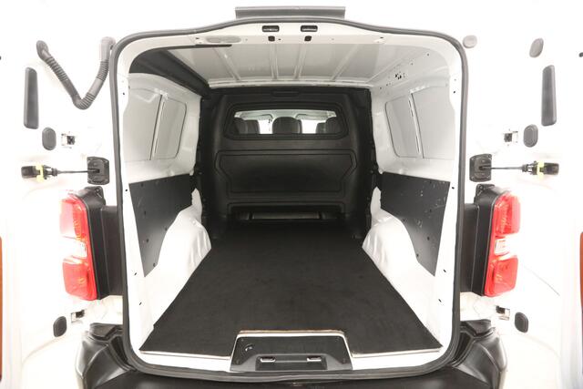 Toyota PROACE 2.0 L3H1 | Dubbele Cabine | 6 Persoons | 2xSchuifdeur | Airco | Cruise | Trekhaak | Stoelverwarming |