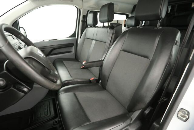 Toyota PROACE 2.0 L3H1 | Dubbele Cabine | 6 Persoons | 2xSchuifdeur | Airco | Cruise | Trekhaak | Stoelverwarming |