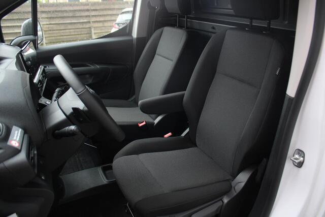 Toyota PROACE CITY Electric Challenger 50 kWh Stoelverwarming, Parkeersensoren, Apple Carplay/Android Auto