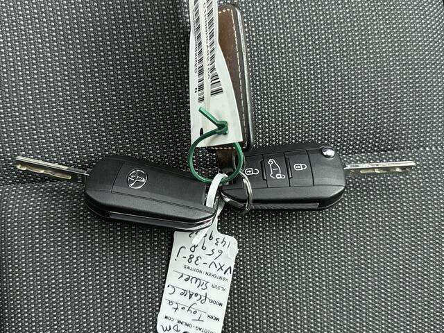 Toyota PROACE CITY L2 1.5 D-4D Live Long Dealeronderhouden | Airco | Parkeersensoren | Navi | 2 Schuifdeuren(!) | Sidebars | Trekhaak | Tranenplaat | Vloer | Lat Om Lat |