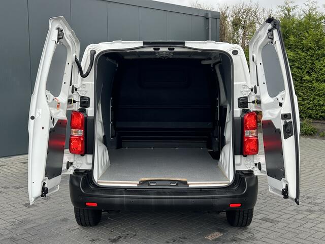 Toyota PROACE Worker 2.0 D-4D 145 PK / L2H1 / 1e EIGENAAR / 43.241 KM !! / AIRCO / CRUISE / 3-ZITS / BLUETOOTH