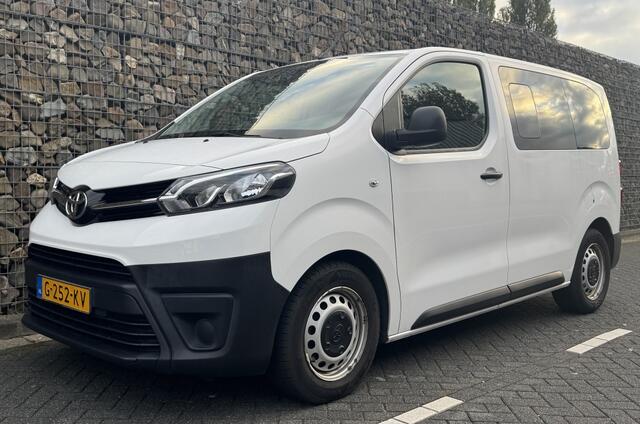 Toyota PROACE 1.5 D 9 persoons incl BTW & BPM