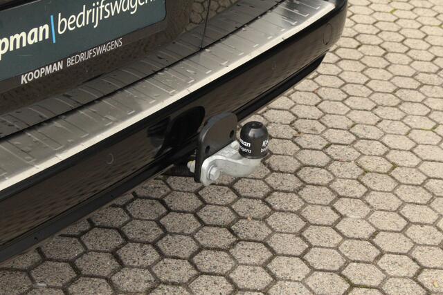 Toyota PROACE CITY 1.5D 131pk Challenger | L2 Long | Automaat | Trekhaak | Carplay/Android | Lease 450,- p/m