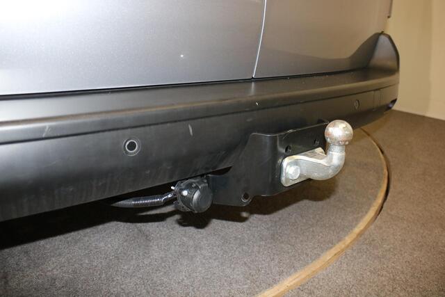 Toyota PROACE Worker 2.0 D-4D L1 Challenger Trekhaak-Lat om Lat-Metallic lak-Parkeersensoren