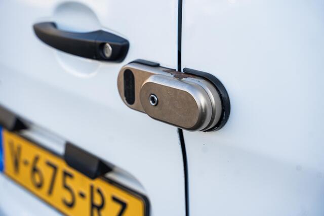 Toyota PROACE Worker 1.6 D-4D Cool Comfort CRUISE / LEER / TREKHAAK / GARANTIE