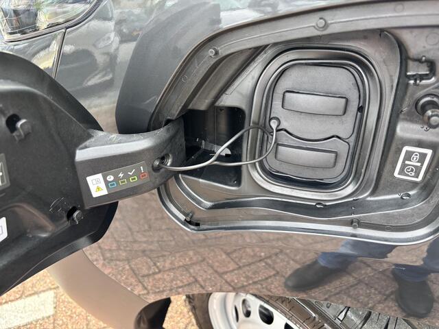 Toyota PROACE Electric Long Worker Challenger Extra Range 75 kWh CHRISTMAS DEAL VAN ¤.46.264,= VOOR ¤33.333,= EXCL. btw