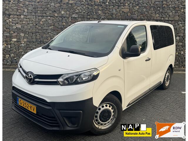 Toyota PROACE Shuttle 1.5 D 9 persoons incl BTW & BPM