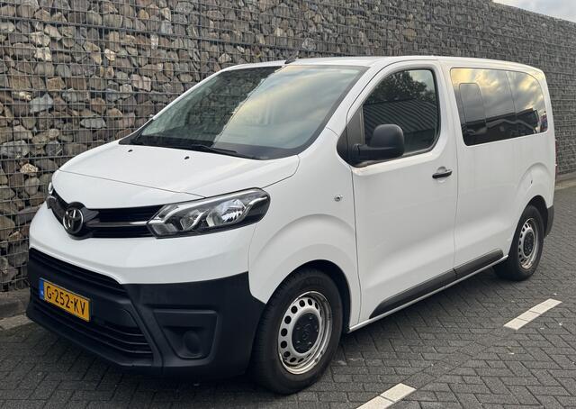 Toyota PROACE Shuttle 1.5 D 9 persoons incl BTW & BPM