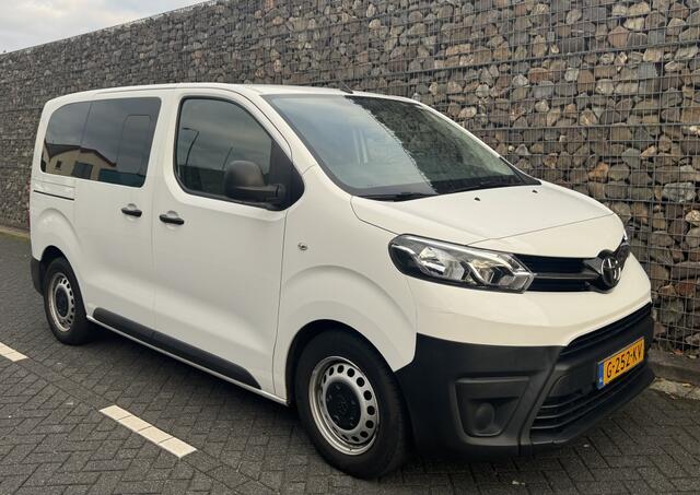 Toyota PROACE Shuttle 1.5 D 9 persoons incl BTW & BPM
