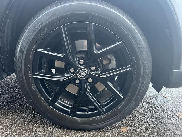 Toyota RAV4 2.5 Hybrid AWD Black edition Navigatie, 18" LMV, Privacy glass, Smart Key, Adaptieve cruise control, Elek. Achterklep, Achteruitrijcamera, Parkeersensoren voor + Achter