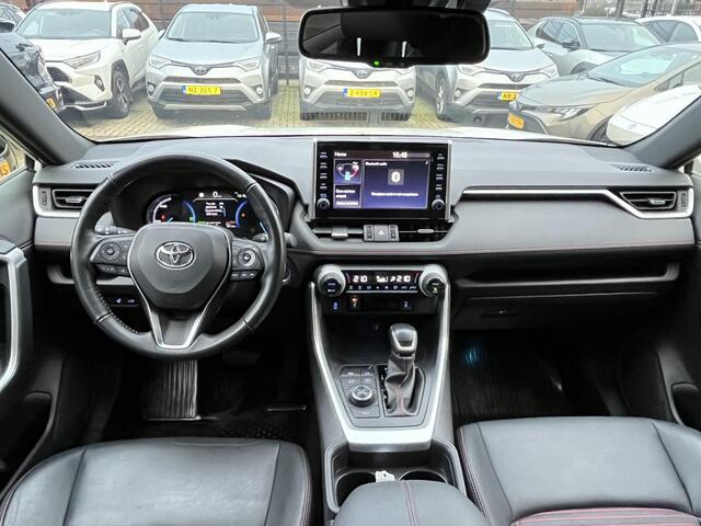 Toyota RAV4 2.5 Plug-in Hybrid AWD Business Plus Trekhaak | 1500kg trekgewicht | Leder | Apple Carplay/Android Auto | Stoel/Stuurverwarming | Adaptive cruise control | Buitenspiegels elektr. Inklapbaar |