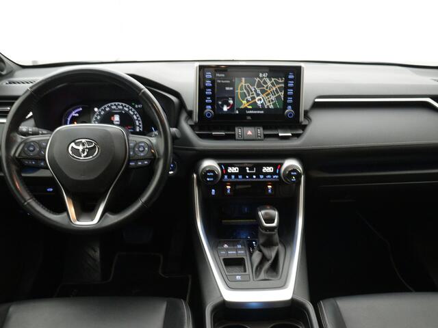 Toyota RAV4 2.5 Hybrid Black Edition | Navigatie | JBL | 19 inch LM Velgen | Stoelverwarming | Elektrisch verstelbare bestuurdersstoel en achterklep |