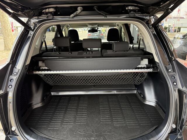 Toyota RAV4 2.5 Hybrid AWD Dynamic | navigatie | cruise control | DAB | lichtmatelen wielen |
