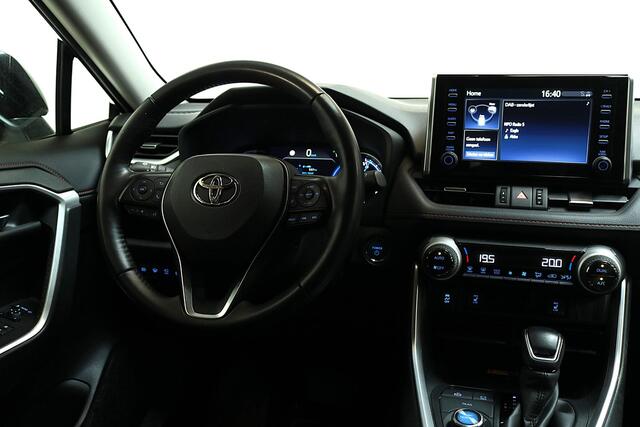 Toyota RAV4 2.5 Hybrid AWD ADVENTURE, Trekhaak, Treeplanken, Stoel & Stuurverwarming, Apple Carplay/Android Auto, BSM!