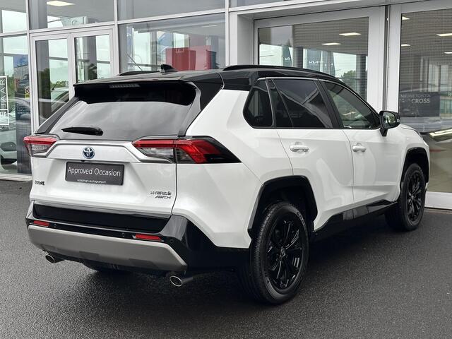 Toyota RAV4 2.5 Hybrid AWD Bi-Tone Apple Carplay/Android Auto navigatie, Stoelverwarming, Achteruitrij camera, Adaptieve cruise control, Kunstlederen/alcantara bekleding, Keyless