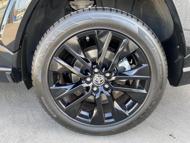 Toyota RAV4 2.5 Hybrid AWD Black Edition Trekhaak, JBL, Navigatie, Stoelverwarming, LMV, LED, Adaptieve cruise control.