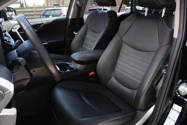 Toyota RAV4 2.5 Hybrid AWD Style 1.650 KG Trekgewicht, stuur- Camera, Parkeersensoren voor en achter