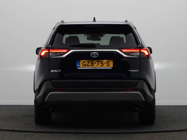 Toyota RAV4 2.5 Hybrid AWD Dynamic | 10 Jaar Garantie! | Geremd 1650kg | Stoelverwarming | Achteruitrijcamera |
