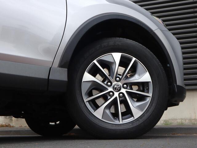 Toyota RAV4 2.5 Hybrid Executive | Clima | Cruise | Navi | Elektrische klep | Bearlock | Keyless | A.u.r. camera | Stoelverwarming | Telefoonvoorbereiding |