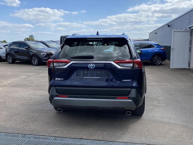 Toyota RAV4 2.5 Hybrid Dynamic Navigatie Apple CarPlay/Android Auto, parkeersensoren, achteruitrij camera, adaptieve cruise control,