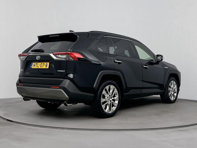 Toyota RAV4 2.5 Hybrid Executive Limited | Panoramic View Monitor | Leer | Stuur-/Stoelverwarming | Stoelventilatie | Lichtmetalen Velgen 18'' | Metaallak |