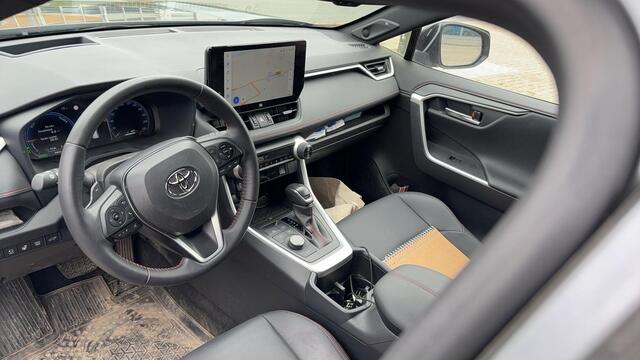 Toyota RAV4 2.5 Plug-in Hybrid AWD GR SPORT | Stoelverwarming | Stuurwielverwarming | Climate Control | Head Up Display