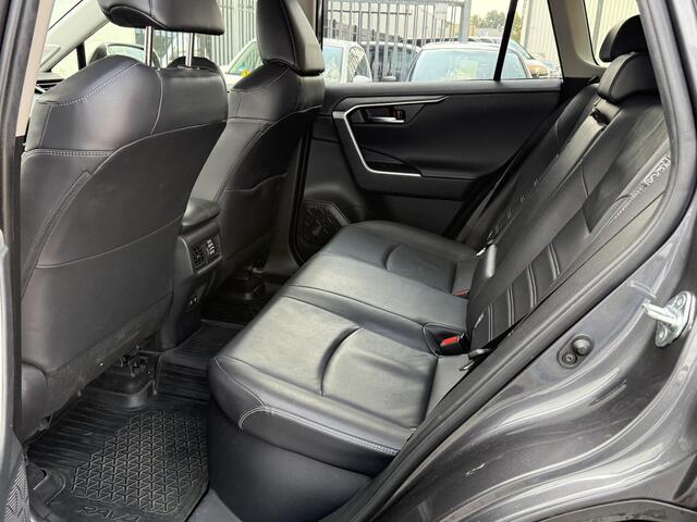 Toyota RAV4 2.5 Hybrid AWD Active | Bearlock & Klasse 5 | Trekhaak | Leder | JBL | 360 Camera | Winter Pack | Dealer Onderhouden