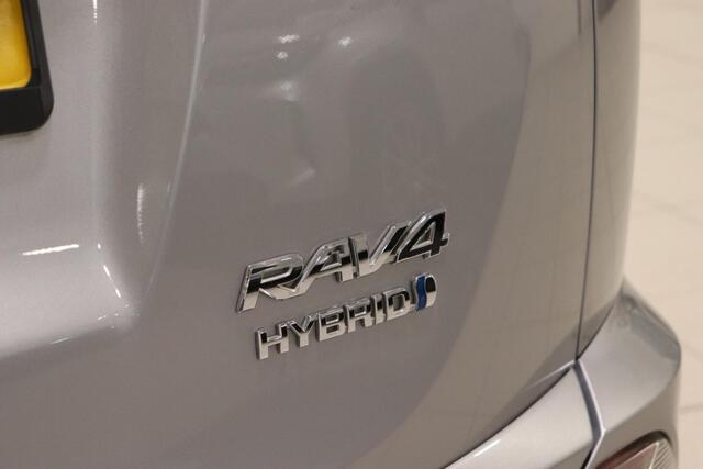 Toyota RAV4 2.5 Hybrid AWD Energy, AWD, Trekhaak, Elec Achterklep, Parkeersensoren voor en achter, Camera, Dealer Onderhouden!