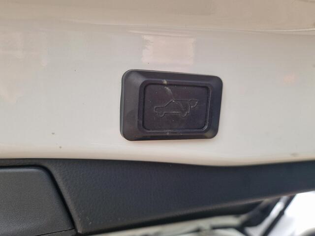 Toyota RAV4 2.5 Hybrid Bi-Tone