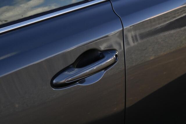 Toyota RAV4 2.5 Hybrid Black Edition