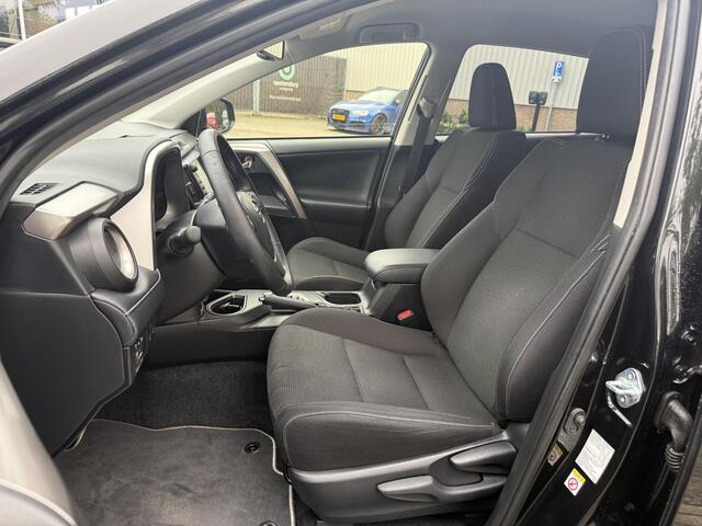Toyota RAV4 2.5 Hybrid Style **NAVIAGTIE/ TREKHAAK/ ADAPTIEF CRUISE CONTROL/ 36 MAANDEN GARANTIE**