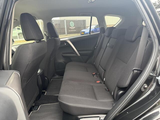 Toyota RAV4 2.5 Hybrid Style **NAVIAGTIE/ TREKHAAK/ ADAPTIEF CRUISE CONTROL/ 36 MAANDEN GARANTIE**