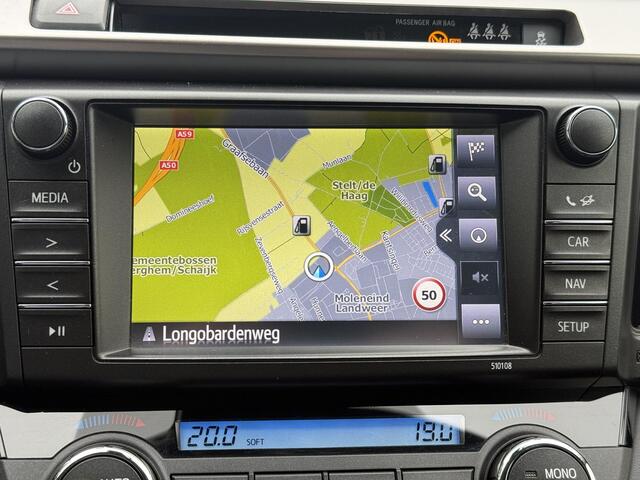 Toyota RAV4 2.5 Hybrid Style **NAVIAGTIE/ TREKHAAK/ ADAPTIEF CRUISE CONTROL/ 36 MAANDEN GARANTIE**