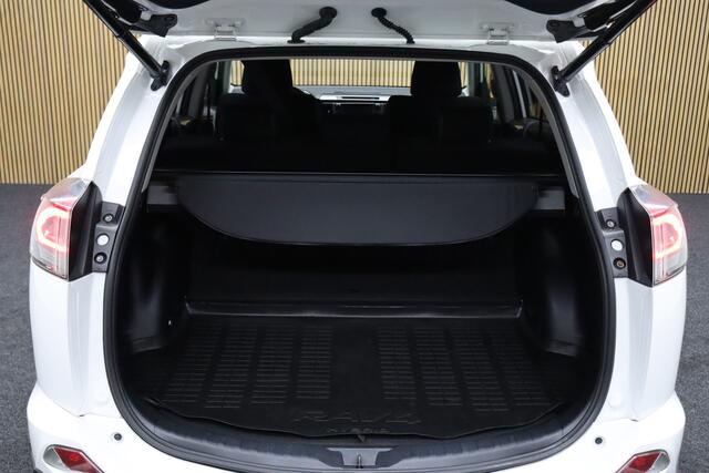 Toyota RAV4 2.5 Hybrid Style | Cruise-control | Navigatie | Elek. Achterklep | Camera | Clima | Parkeersensoren | Keyless | Stoelverwarming | All-season Banden
