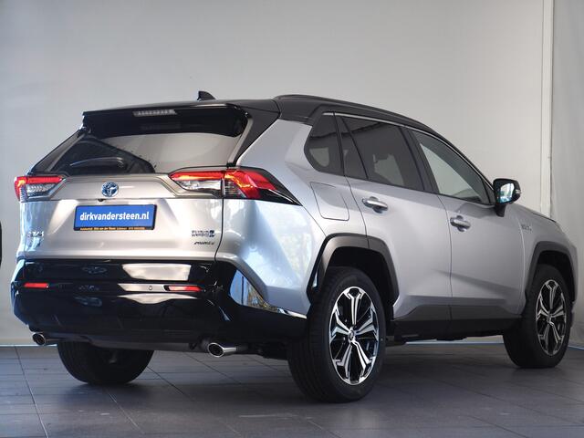 Toyota RAV4 2.5 Plug-in Hybrid AWD Bi-Tone Plus | 360° Camera | Dodehoekdetectie | Noodremassistent | JBL | Adaptive Cruise Control | Actieve parkeersensoren | Lane Assist | Achteropkomend verkeer waarschuwing | Inc. 220v Laadkabel