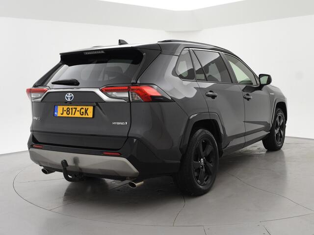 Toyota RAV4 2.5 HYBRID AWD BI-TONE + TREKHAAK | CARPLAY | CAMERA | STUUR/STOELVERWARMING