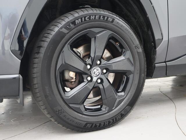 Toyota RAV4 2.5 HYBRID AWD BI-TONE + TREKHAAK | CARPLAY | CAMERA | STUUR/STOELVERWARMING