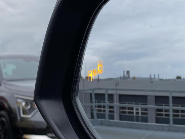 Toyota RAV4 2.5 Plug-in Hybrid AWD Bi-Tone Plus Limited Incl: Dode hoek detectie - AppleCarPlay/AndroidAuto, Stoel en Stuurverwarming, LM velgen, Parkeer hulp camera