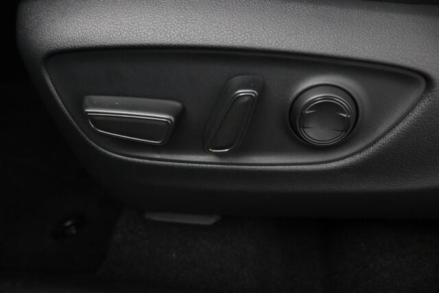 Toyota RAV4 2.5 Plug-in Hybrid AWD Dynamic | Direct Leverbaar | Stoelverwarming | Elektrisch verstelbare Bestuurdersstoel | Parkeersensoren Rondom |